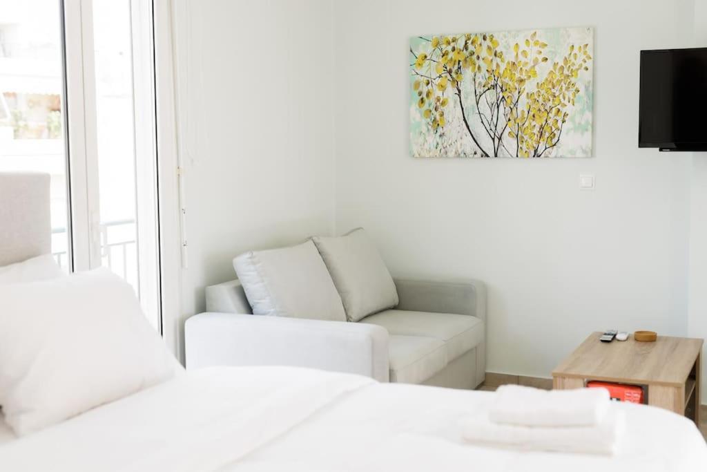Adorable Sunny Studio With Private Balcony I أثينا المظهر الخارجي الصورة