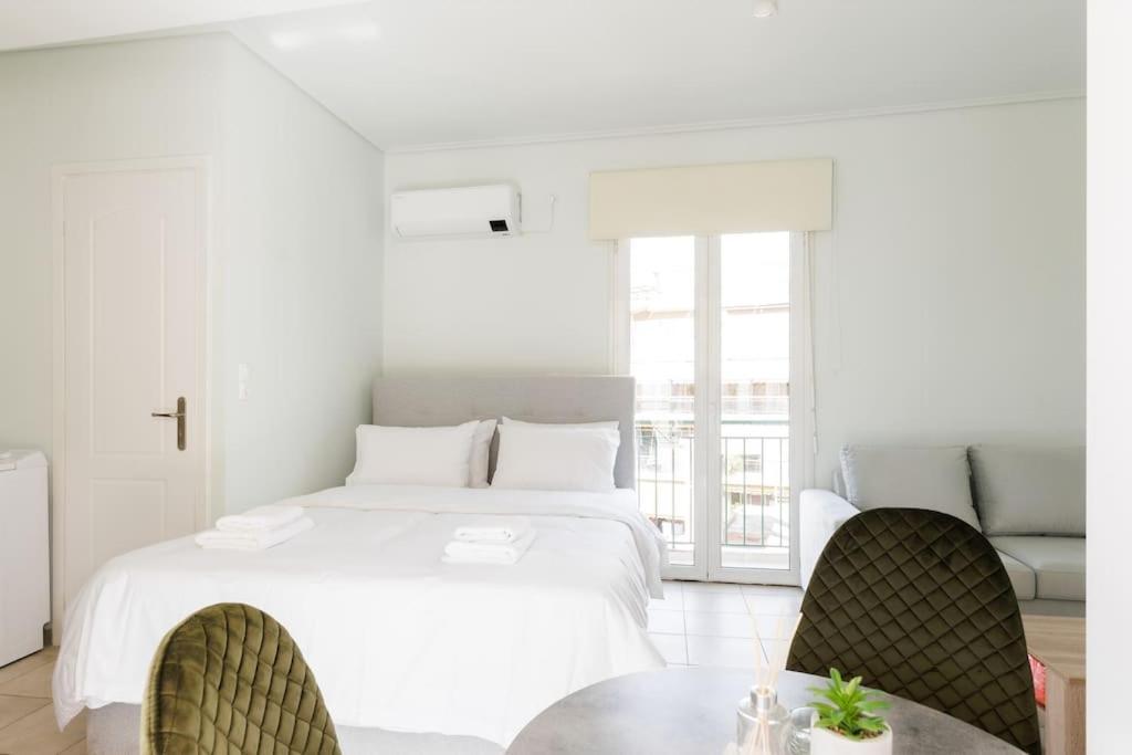 Adorable Sunny Studio With Private Balcony I أثينا المظهر الخارجي الصورة